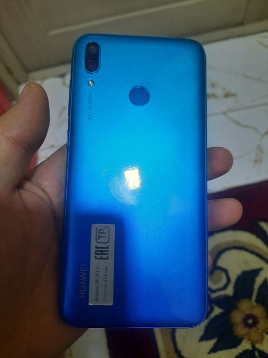 Redmi 9a va huawei y7 sotiladi