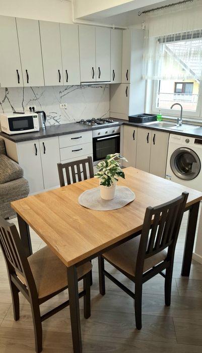 De inchiriat apartament 3 camere Radauti centru