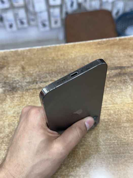 Продам iPhone 12 Pro 256GB