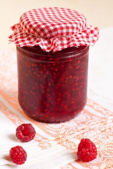 Малиновое варенье, соленья домашние