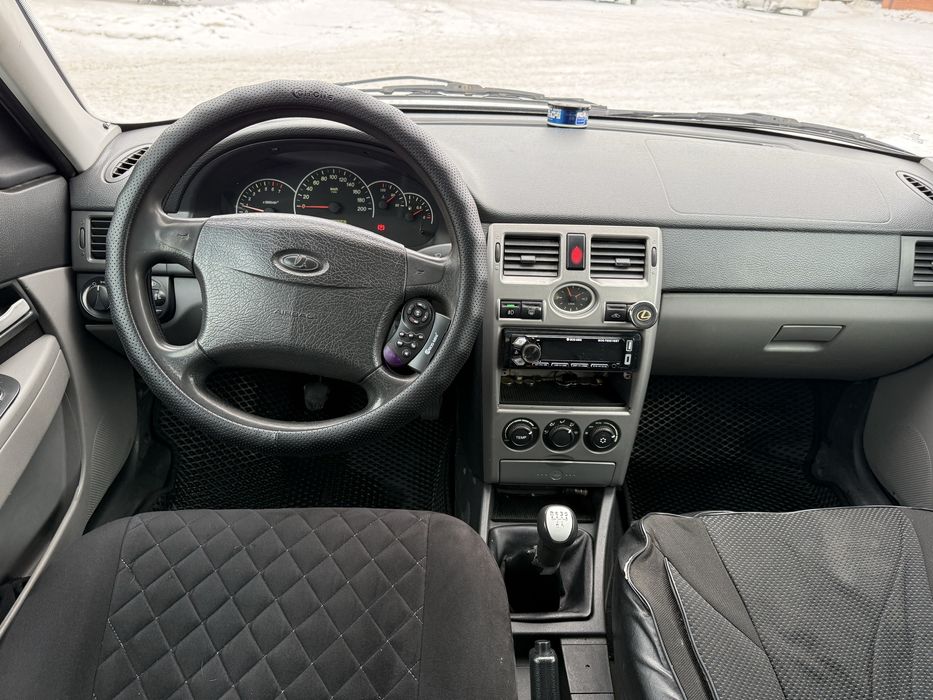 Продам приора 2011 год