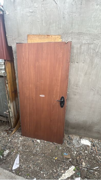 Входная дверь жел