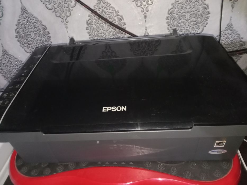 Принтер продам цветной