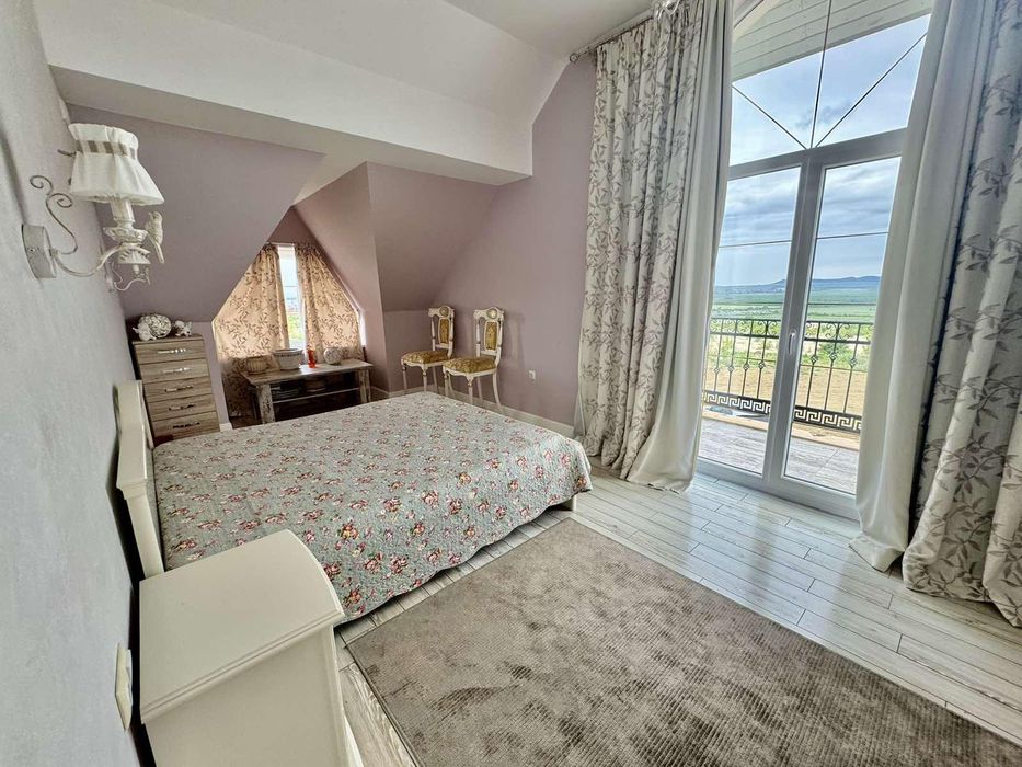 Продава се Къща в Бургас, Център - 211 кв.м за 1564 €/кв.м - Снимка #3