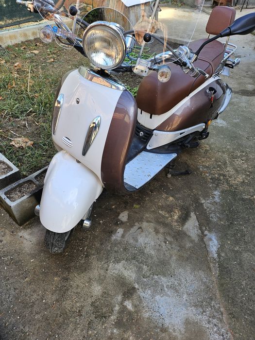 Скутер Custom 50 куб.