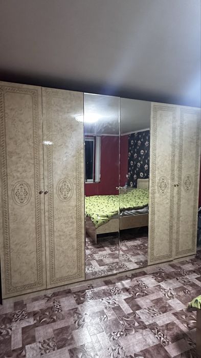 Продам спальную гарнитуру