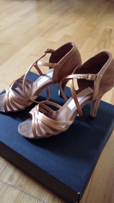 Танцевальные туфли