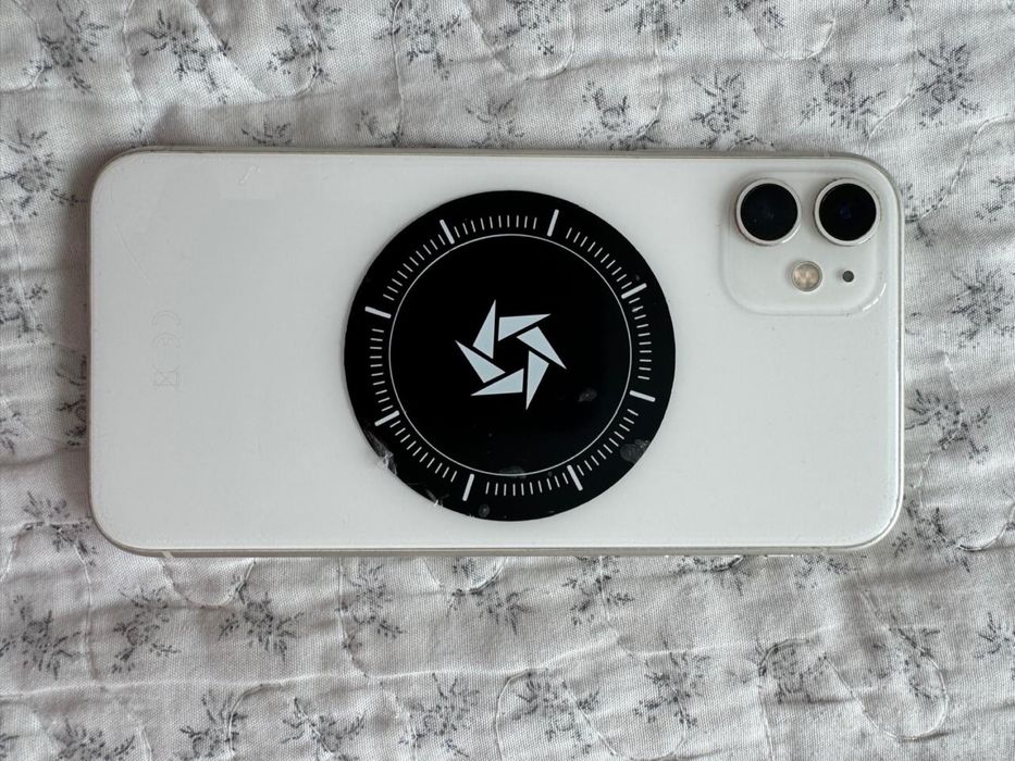 iPhone 11 белый