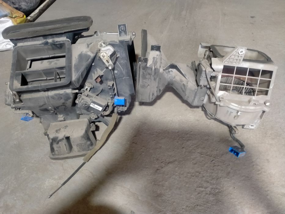 Запчасти на Мазда кронс