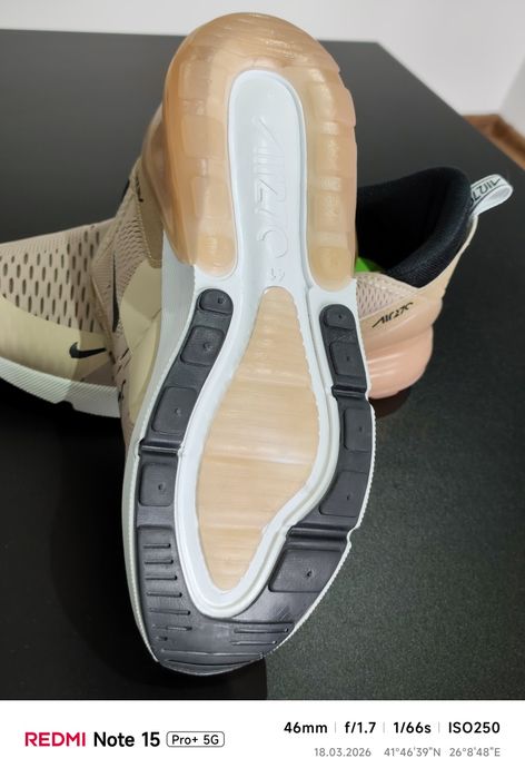 Маратонки Nike Air Max 270 и New Balance 9060