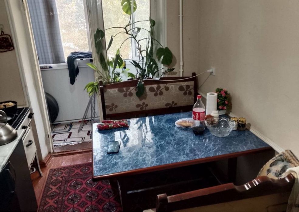Срочно продаеться 1-комнатная квартира городе Чирчике раеоне Акавак