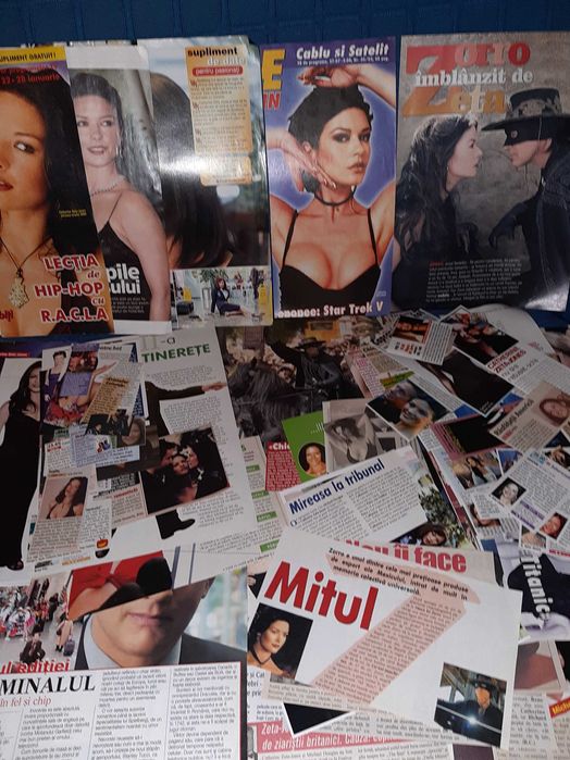 Colectie de articole din reviste cu orice artist