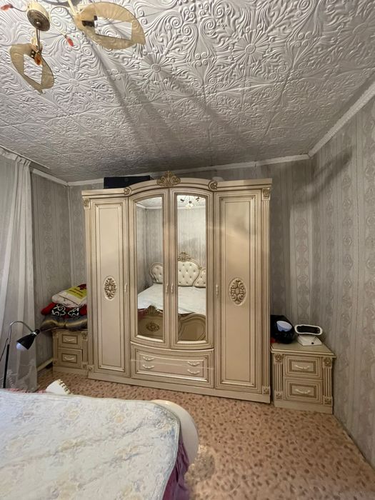 Продается спальный гарнитура
