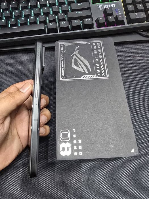 Asus rog 8 pro 12/256