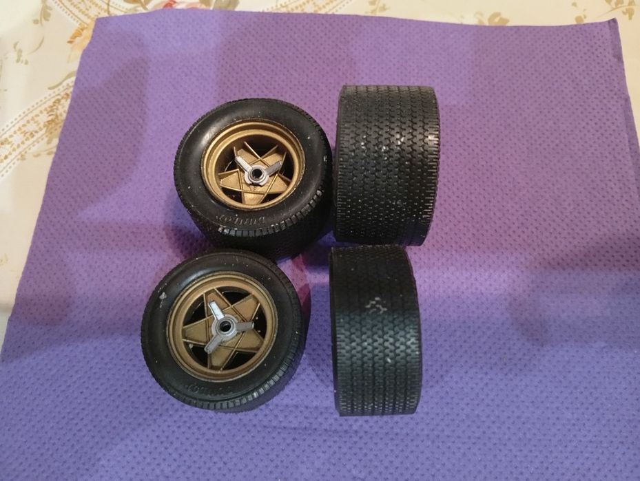 Колела за модели в мащаб 1:18