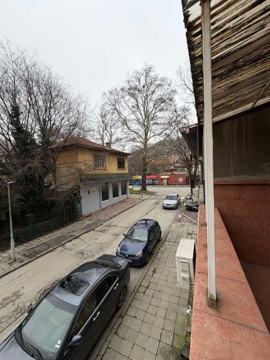 Тристаен апартамент с гараж до ВМИ