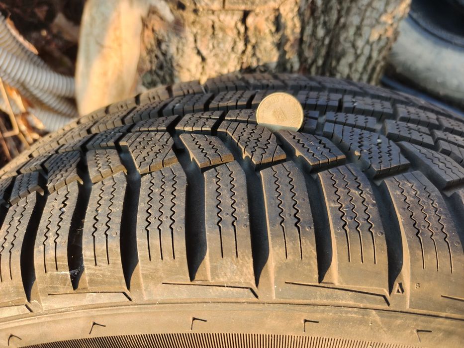 Set anvelope iarna 225/60/R18 Hankook