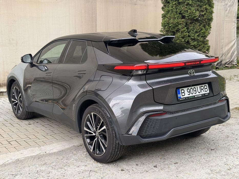 Toyota CHR Exclusive 1.8 Hybrid 140cp 2025 usor avariat