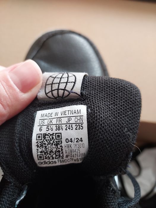 Спортни обувки Адидас 38.5