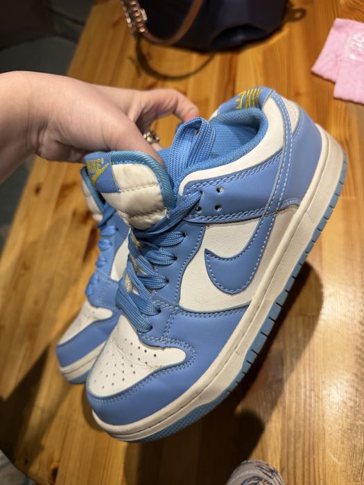 Кроссовки женская