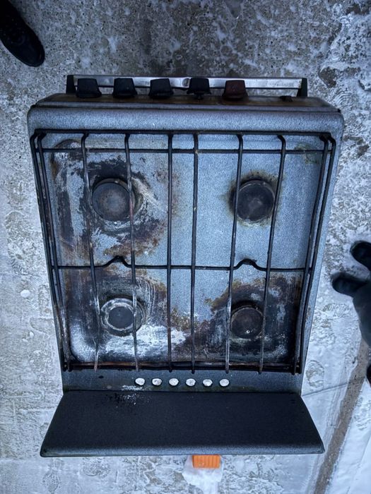 Продам бу газовую плиту