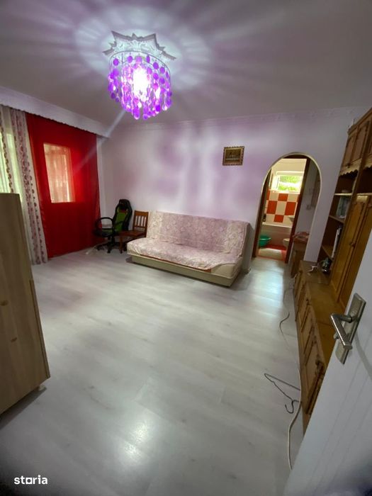 2 camere la parter cu balcon , zona Radu Negru