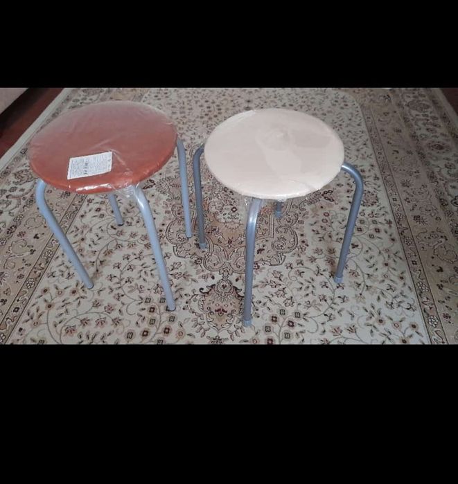 Табуретки новые разные