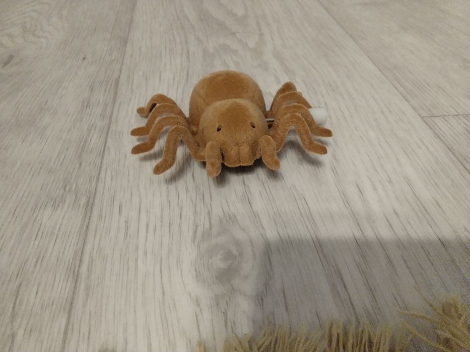 Паук игрушка на колесиках