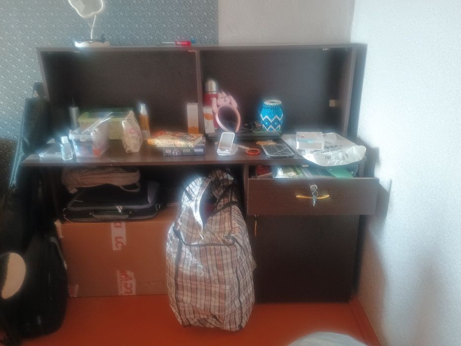 Срочно! Продам письменный стол