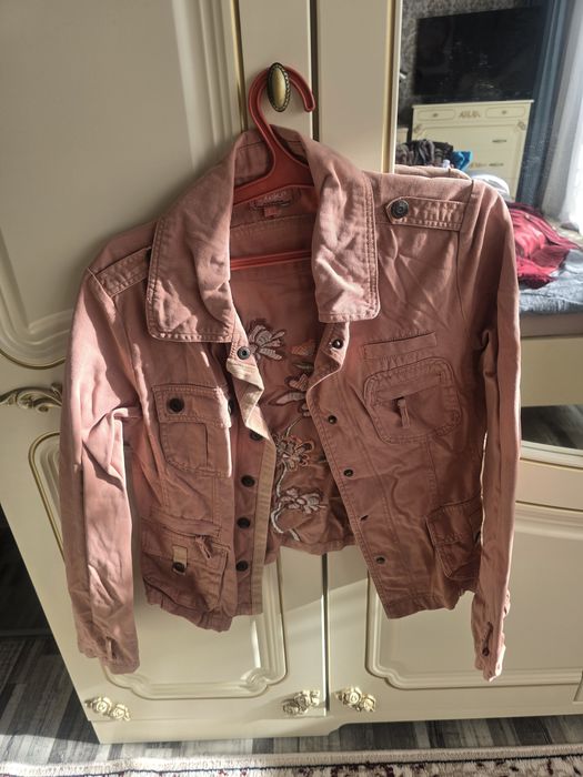 Продам женские пиджаки