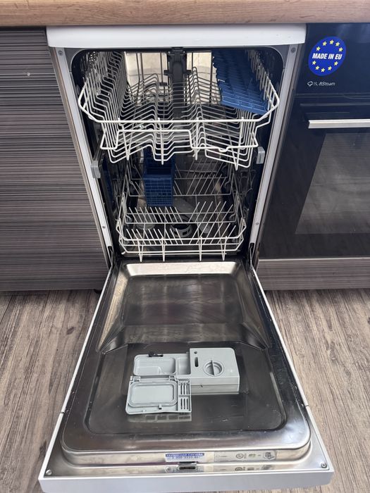 Машина посудомоечная