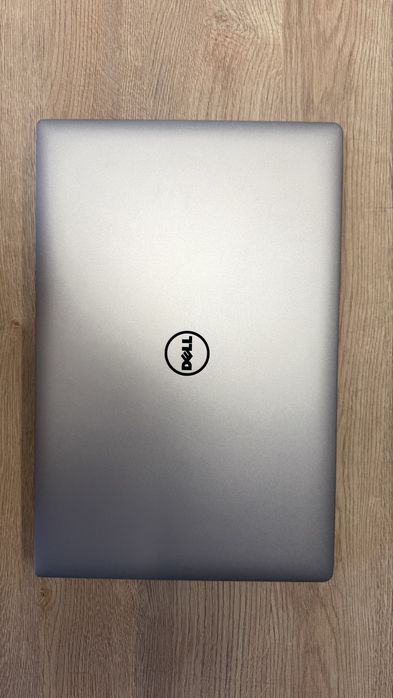 ⸻  Dell XPS 15 9560 Touch – i7-7700HQ | 16 GB RAM | GTX 1050 4 GB | SSD NVMe 512 GB | Touchscreen | Baterie nouă