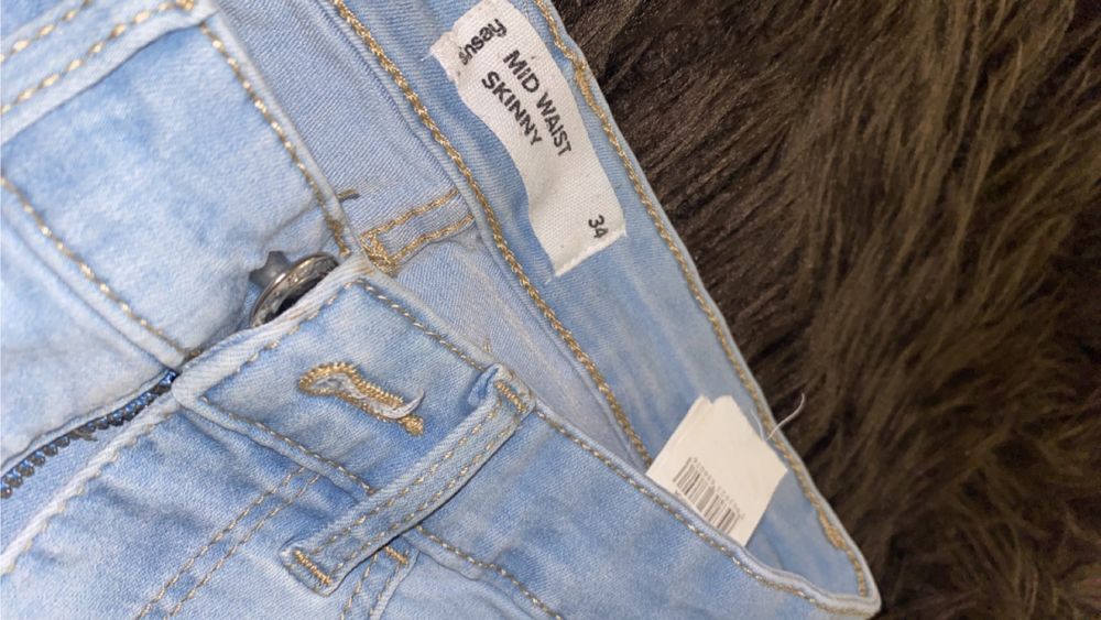 pantaloni albaștrii sinsay