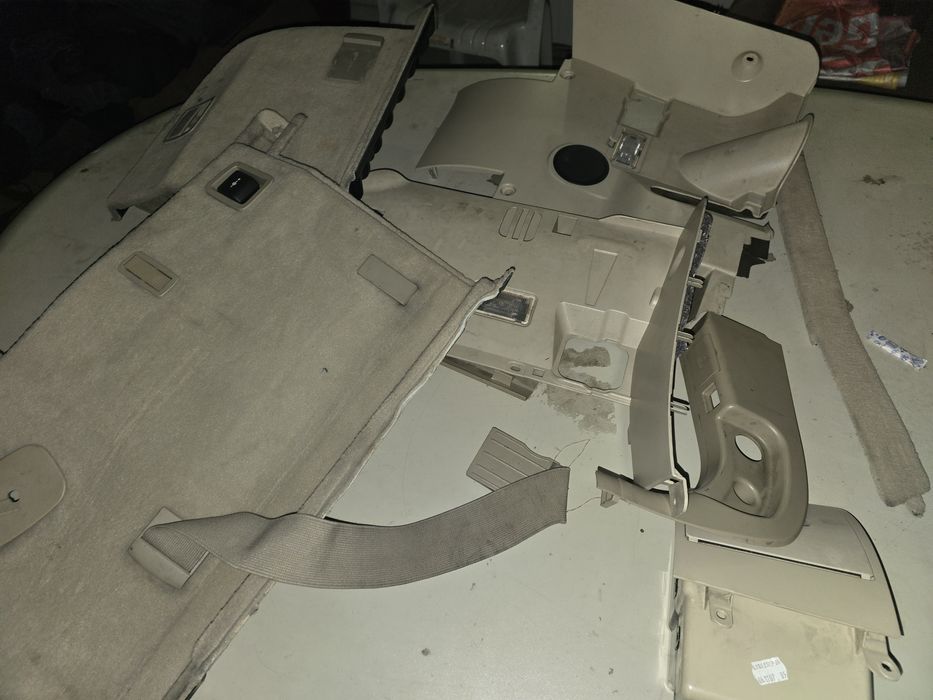 Бежови кори багажник е61