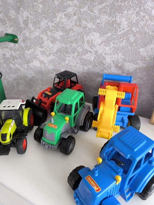 Продам игрушки машинки