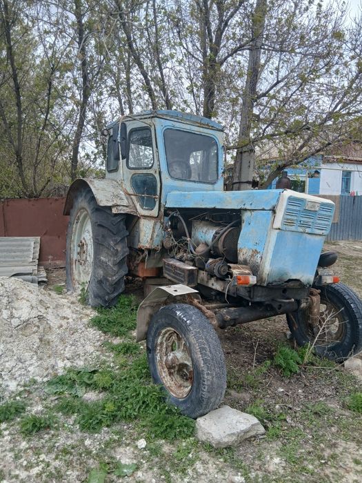 Трактор40 сатылады екі артқы пакрышасы жарамсыз