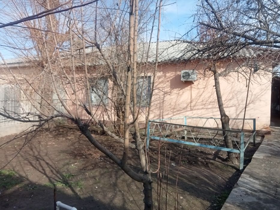 Uy sotiladi  barcha sharoyitlar mavjud