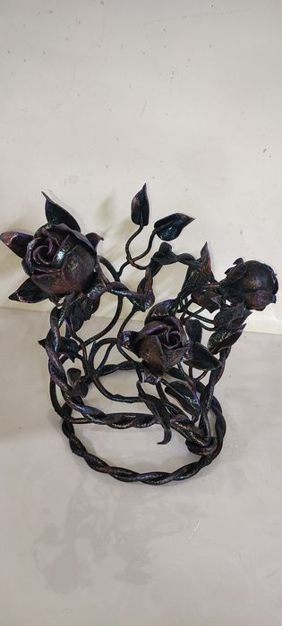 Кованая композиция из роз