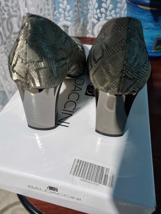 Pantofi cu toc Baldaccini nr.37 culoare auriu