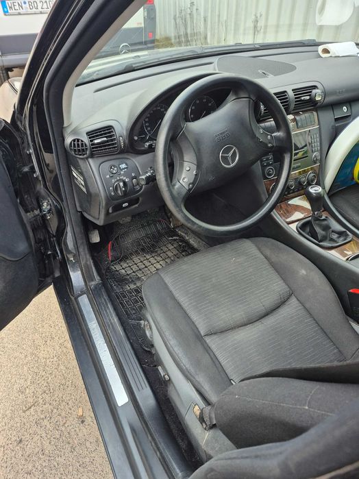 Автомобил Mercedes