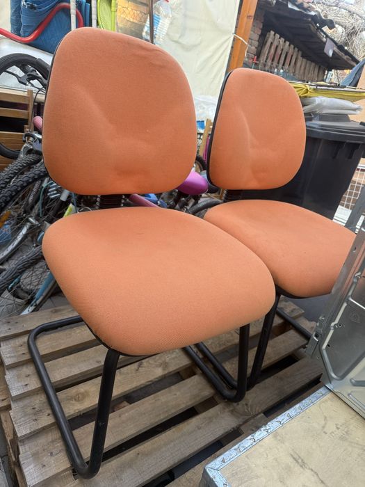 Столове за офиса и дома