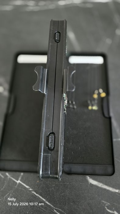 O cutie korda impreuna cu accesorii