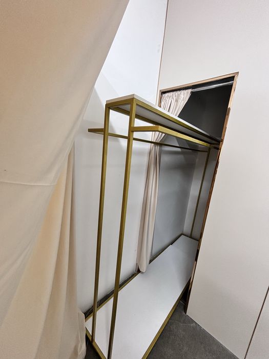 Золотой вешалка