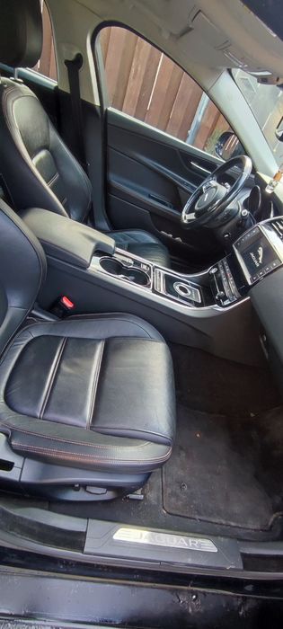 Se vinde Jaguar XE