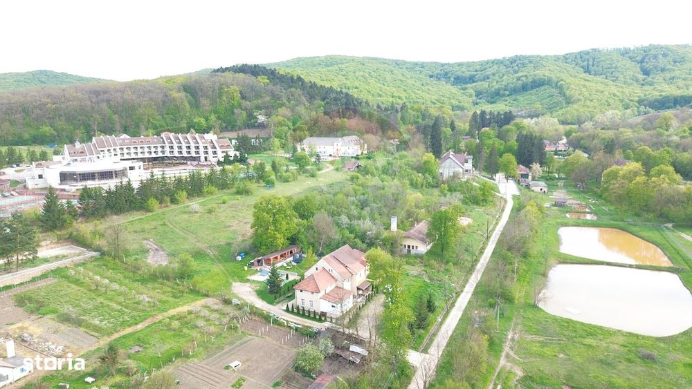 Hotel / Pensiune cu 16 camere de vânzare