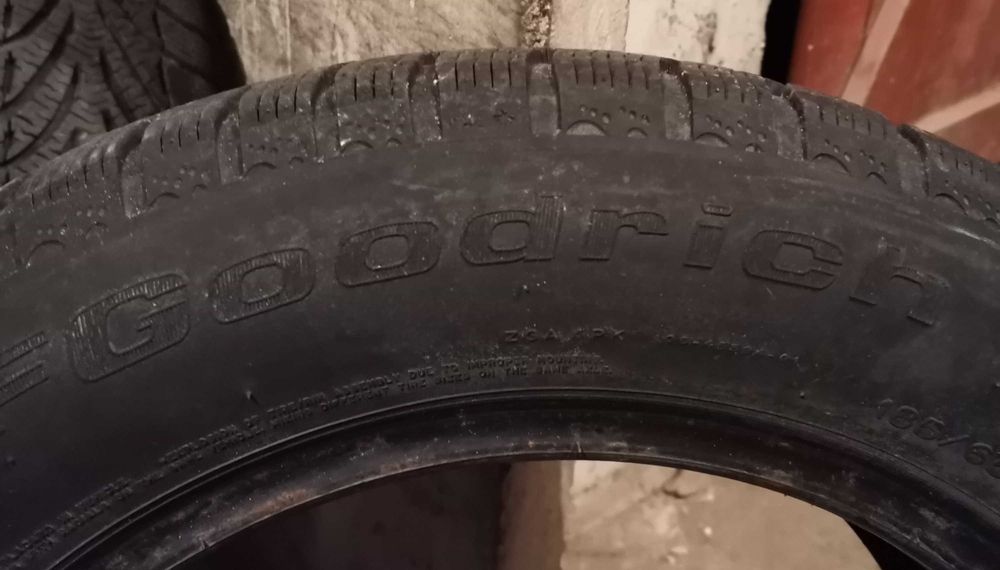 Продавам 2 броя зимни гуми 185.65.15 на 1 сезон дот 2019 Goodrch