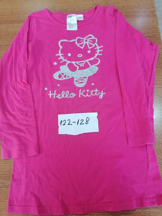 Vând pijamale pt fete