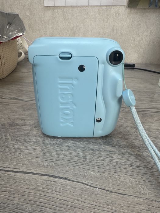 instax mini 11.