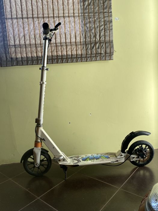 Тротинетка Anne Lawson Urban Scooter, максимално натоварване 100 кг.