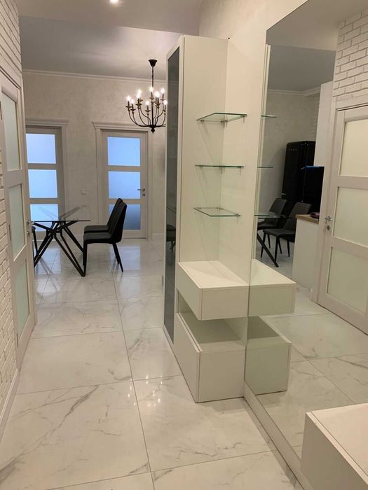 Дава се под наем Двустаен апартамент в София, Кръстова вада - 60 кв.м за 612 € - Снимка #1